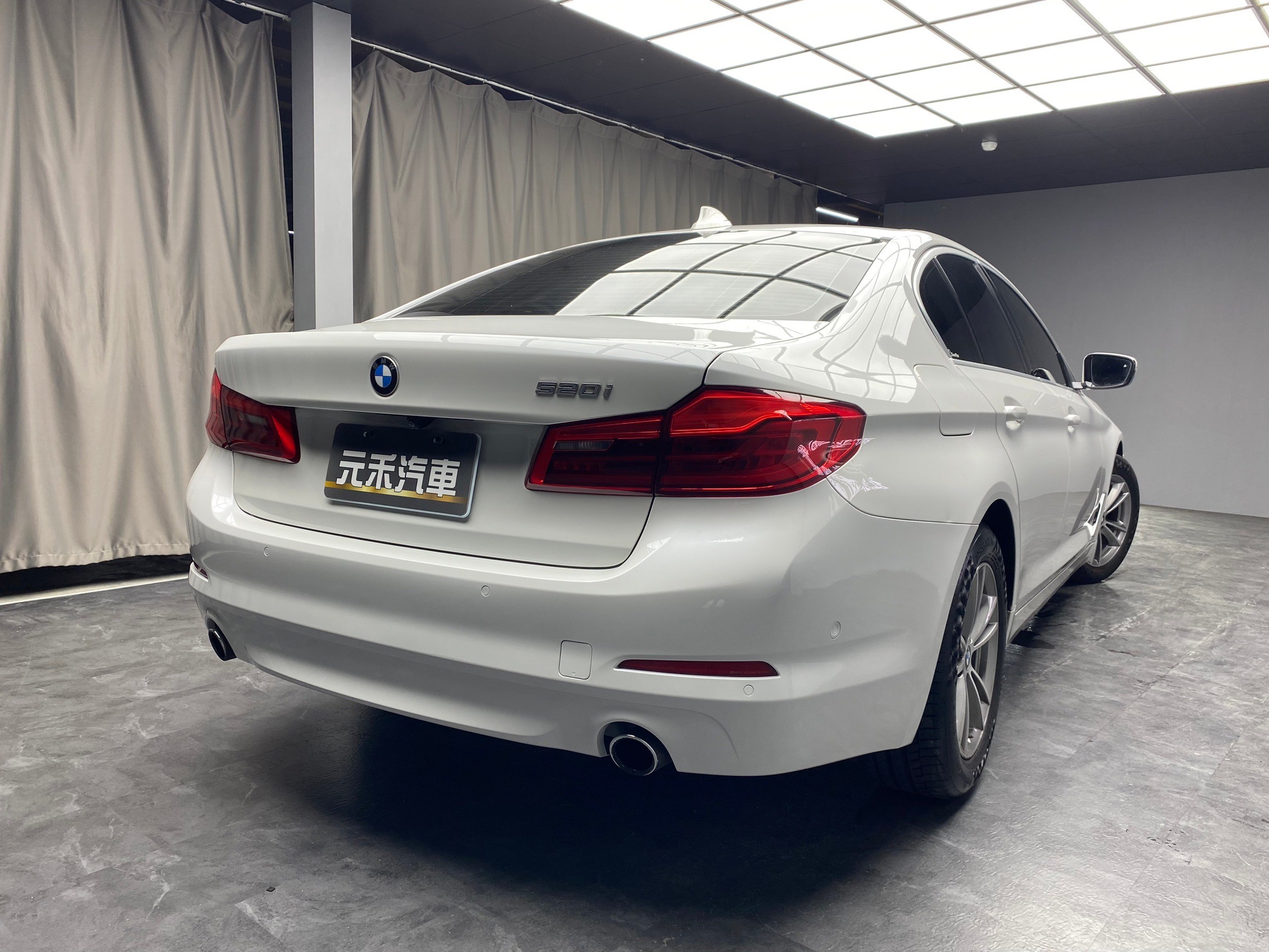 2019 G30 BMW 520i 極智版 5AT駕駛套件 跟車 自動停車 ❗️(188)【 元禾國際 阿龍店長 0968-691-205】阿龍中古車 二手車 中古車 新北最大車庫 實車實價 認證車  第2張相片