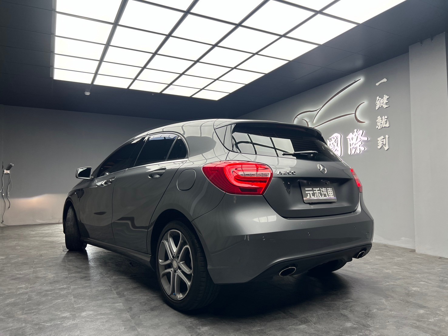 2015式 W176 Benz A200 全景天窗 進口掀背小車 ❗️(248)【 元禾國際 阿龍店長 0968-691-205】阿龍中古車 二手車 中古車 新北最大車庫 實車實價 認證車  第3張相片