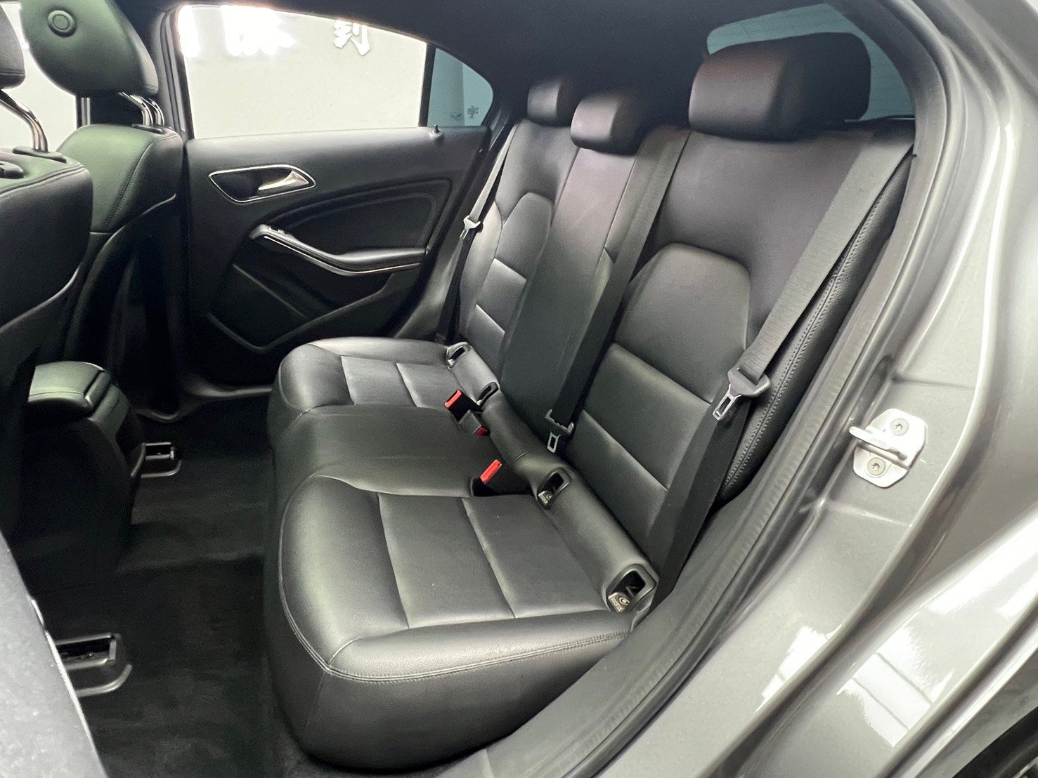 2015式 W176 Benz A200 全景天窗 進口掀背小車 ❗️(248)【 元禾國際 阿龍店長 0968-691-205】阿龍中古車 二手車 中古車 新北最大車庫 實車實價 認證車  第5張相片