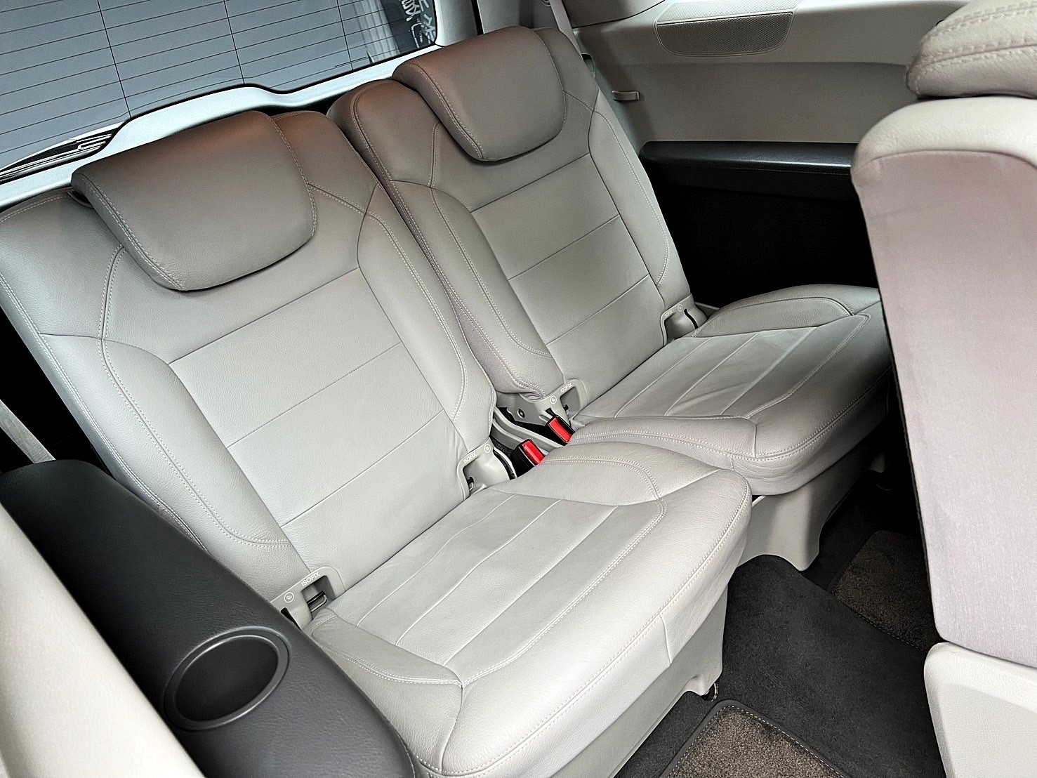 2015 Benz GL350 柴油 四驅 大型 七人座 電子懸吊 米色內室 ❗️(187)【 元禾國際 阿龍店長 0968-691-205】阿龍中古車 二手車 中古車 新北最大車庫 實車實價 認證車  第6張相片