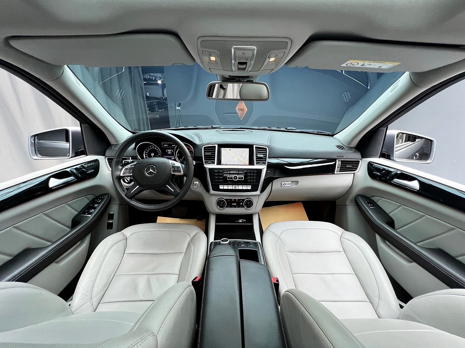 2015 Benz GL350 柴油 四驅 大型 七人座 電子懸吊 米色內室 ❗️(187)【 元禾國際 阿龍店長 0968-691-205】阿龍中古車 二手車 中古車 新北最大車庫 實車實價 認證車  第7張相片