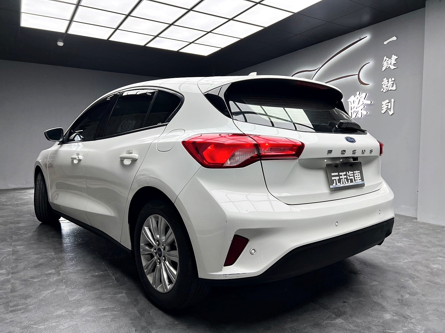 2019 Ford Focus 5D  Ti-VCT 時尚型 高CP值 掀背 代步車 ❗️(201)【 元禾國際 阿龍店長 0968-691-205】阿龍中古車 二手車 中古車 新北最大車庫 實車實價 認證車  第3張相片