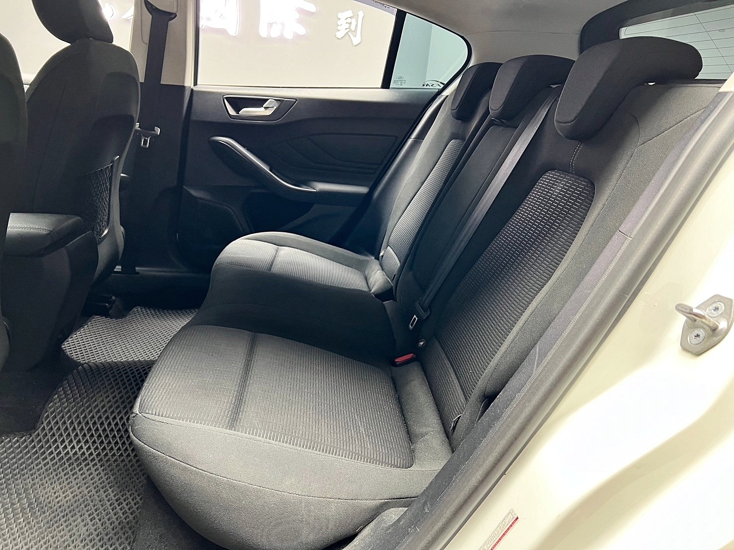 2019 Ford Focus 5D  Ti-VCT 時尚型 高CP值 掀背 代步車 ❗️(201)【 元禾國際 阿龍店長 0968-691-205】阿龍中古車 二手車 中古車 新北最大車庫 實車實價 認證車  第4張相片