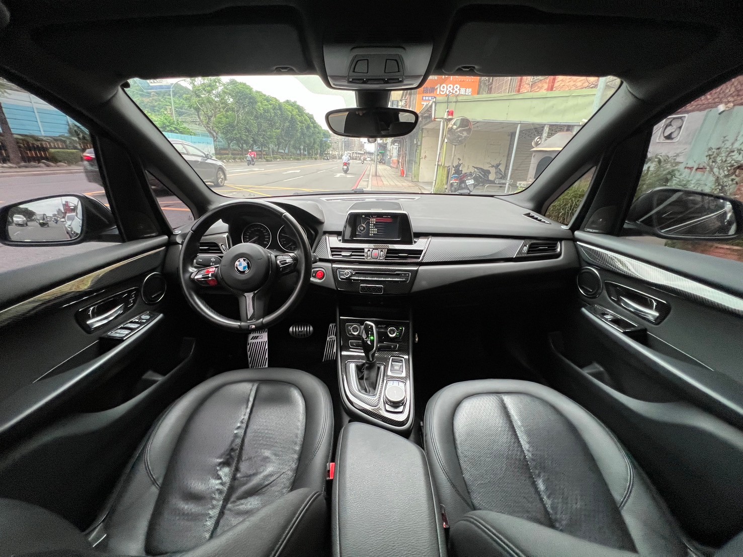 新車入庫🔥2016 BMW 218i Active Tourer  第8張相片