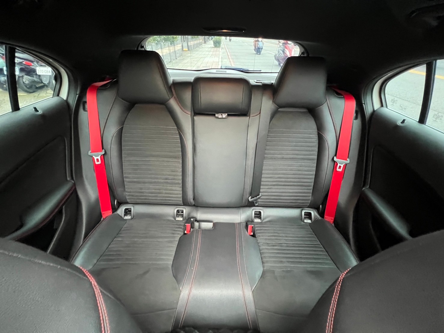 新車入庫🔥2014 賓士 W176 A250 Sport   第6張相片