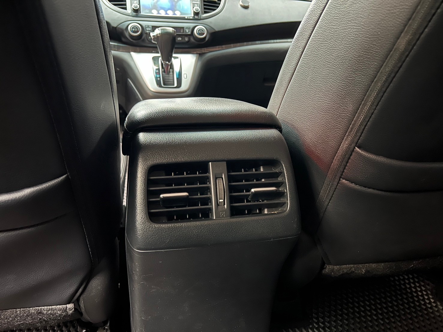 新車入庫🔥2013 Honda CRV 2.4 VTi 保值神車  第4張相片