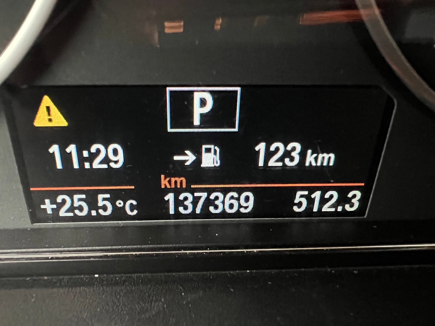 新車入庫🔥2013 BMW 318d 改二階/全車M套件  第3張相片
