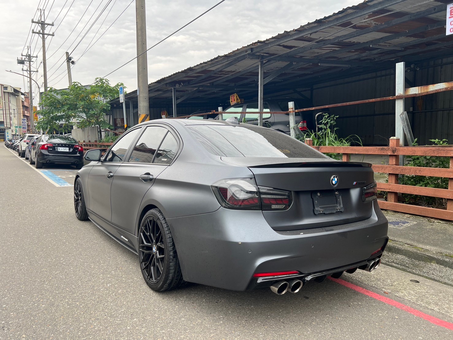 新車入庫🔥2013 BMW 318d 改二階/全車M套件  第8張相片