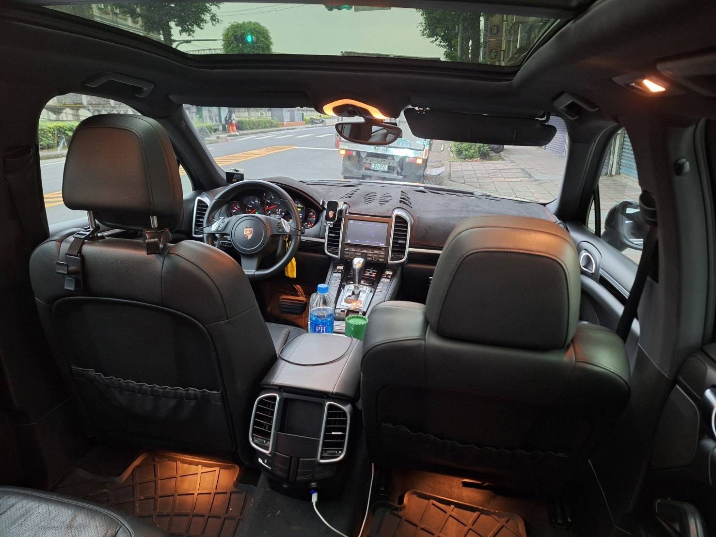 新車入庫🔥2012 保時捷 凱燕 Tiptronic 3.6  第5張相片