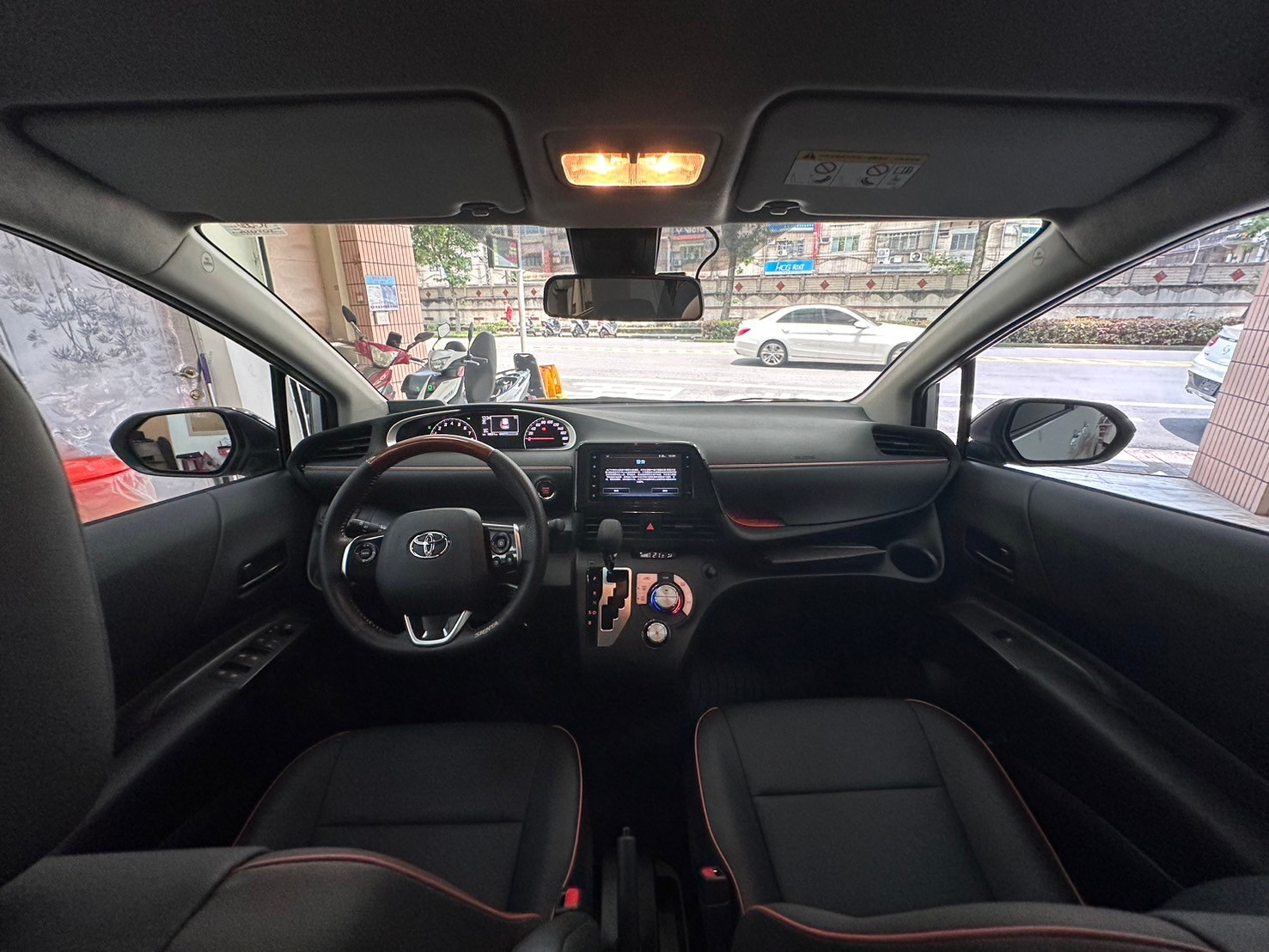 2022 sienta 七人座豪華+ 雙電滑門\僅跑一萬🔥  第4張相片