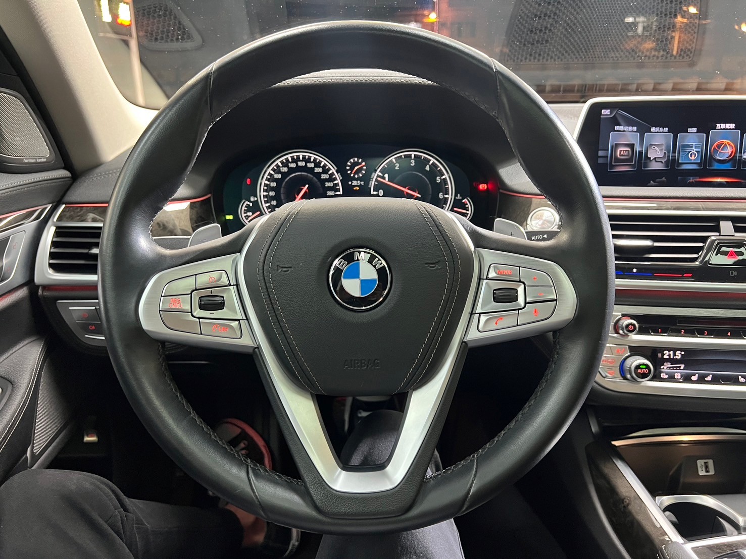 2016 BMW G12 740Li 智能鑰匙/低里程原鈑🔥  第8張相片