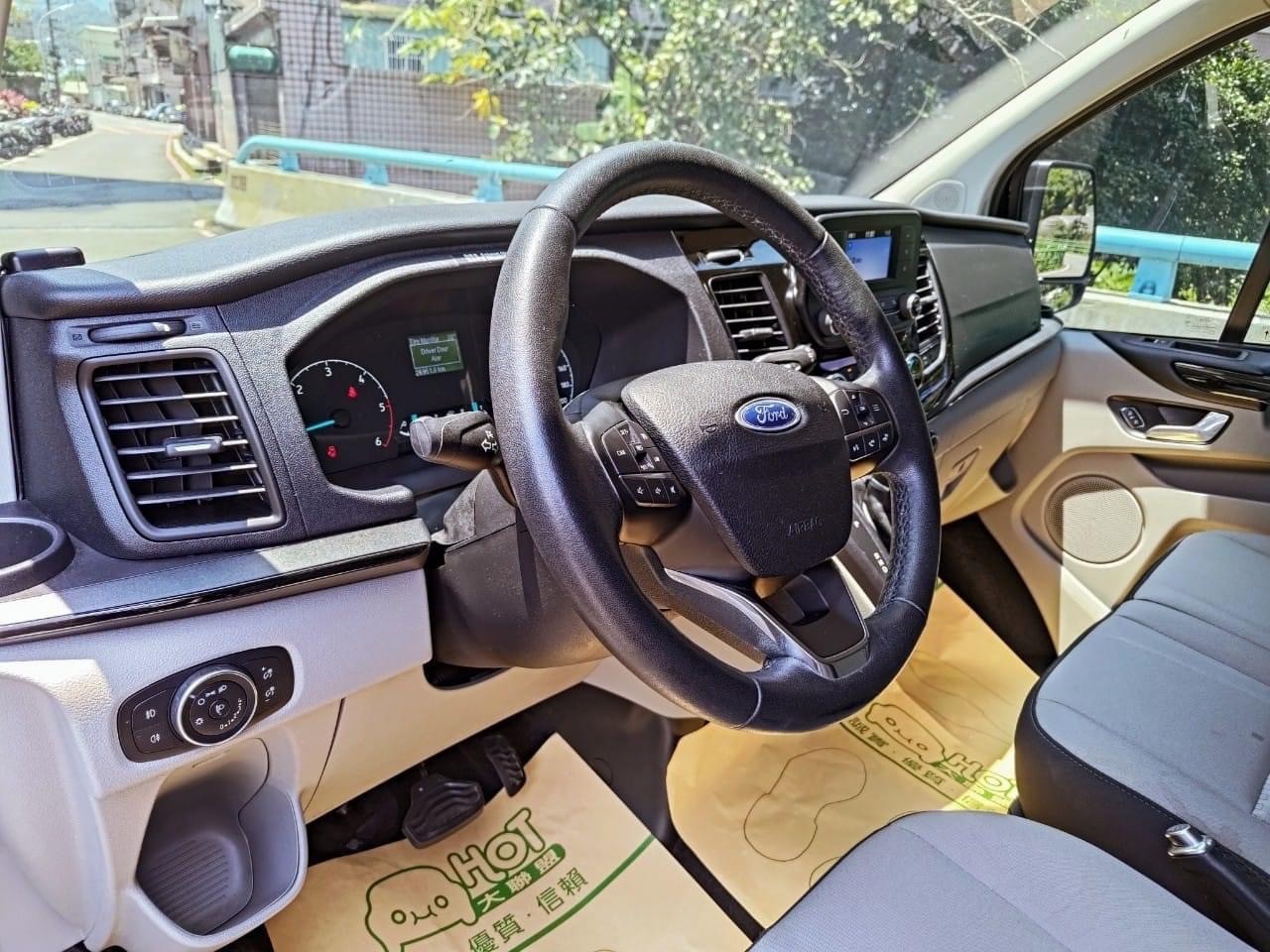 2022 Ford Tourneo 旅行家 九人座尊爵型🔥  第2張相片