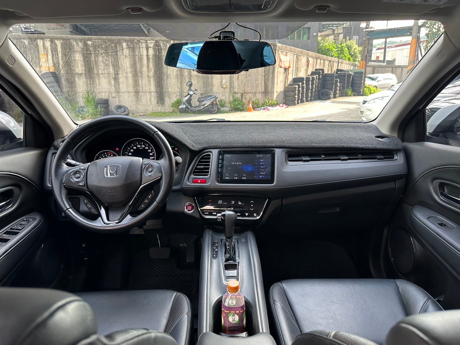 2017 HRV S版 跑少實用 保值跨界休旅🔥  第2張相片