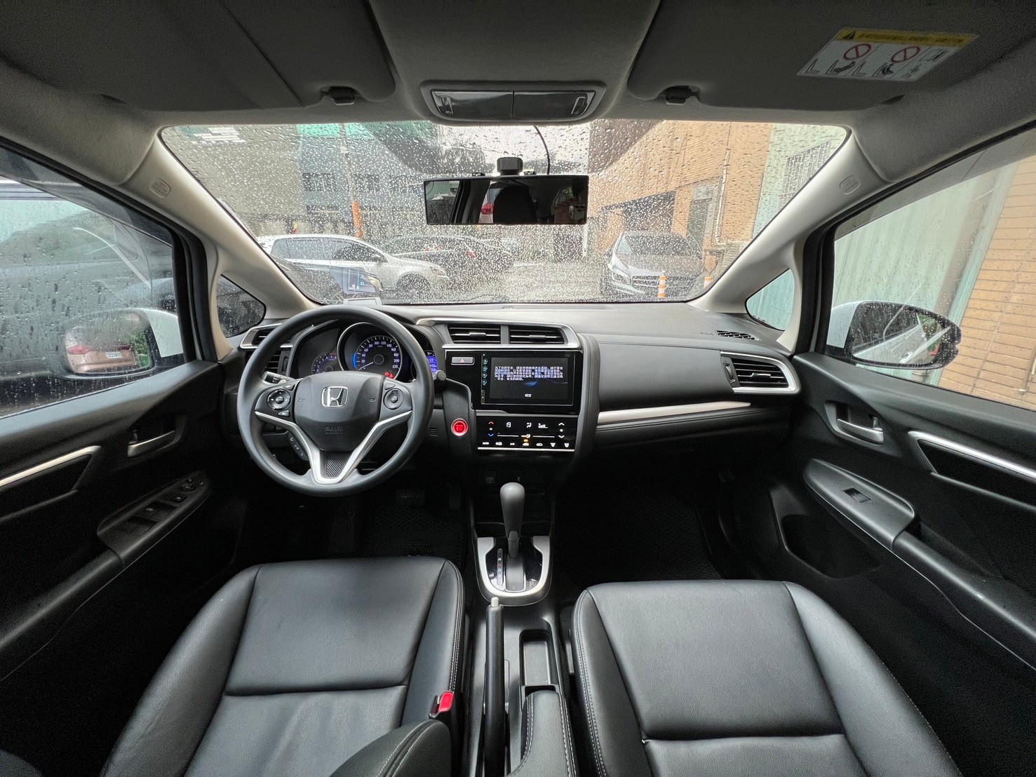 2018 Fit 1.5 VTi-S 省油稅掀背小車🔥  第3張相片