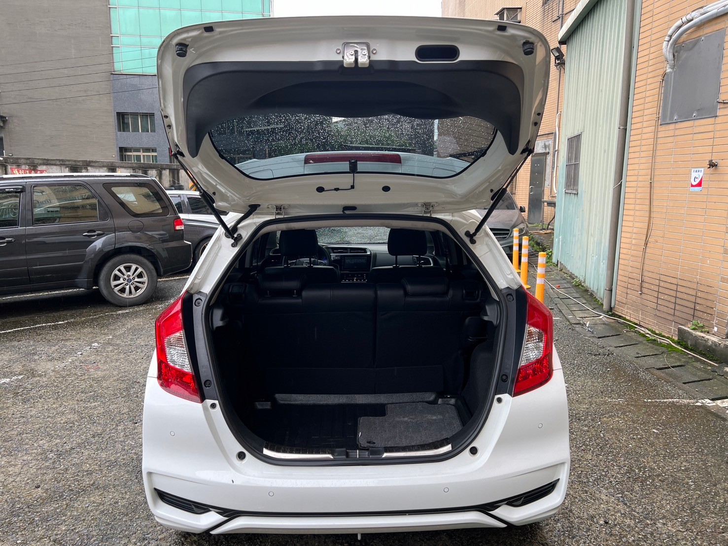 2018 Fit 1.5 VTi-S 省油稅掀背小車🔥  第8張相片