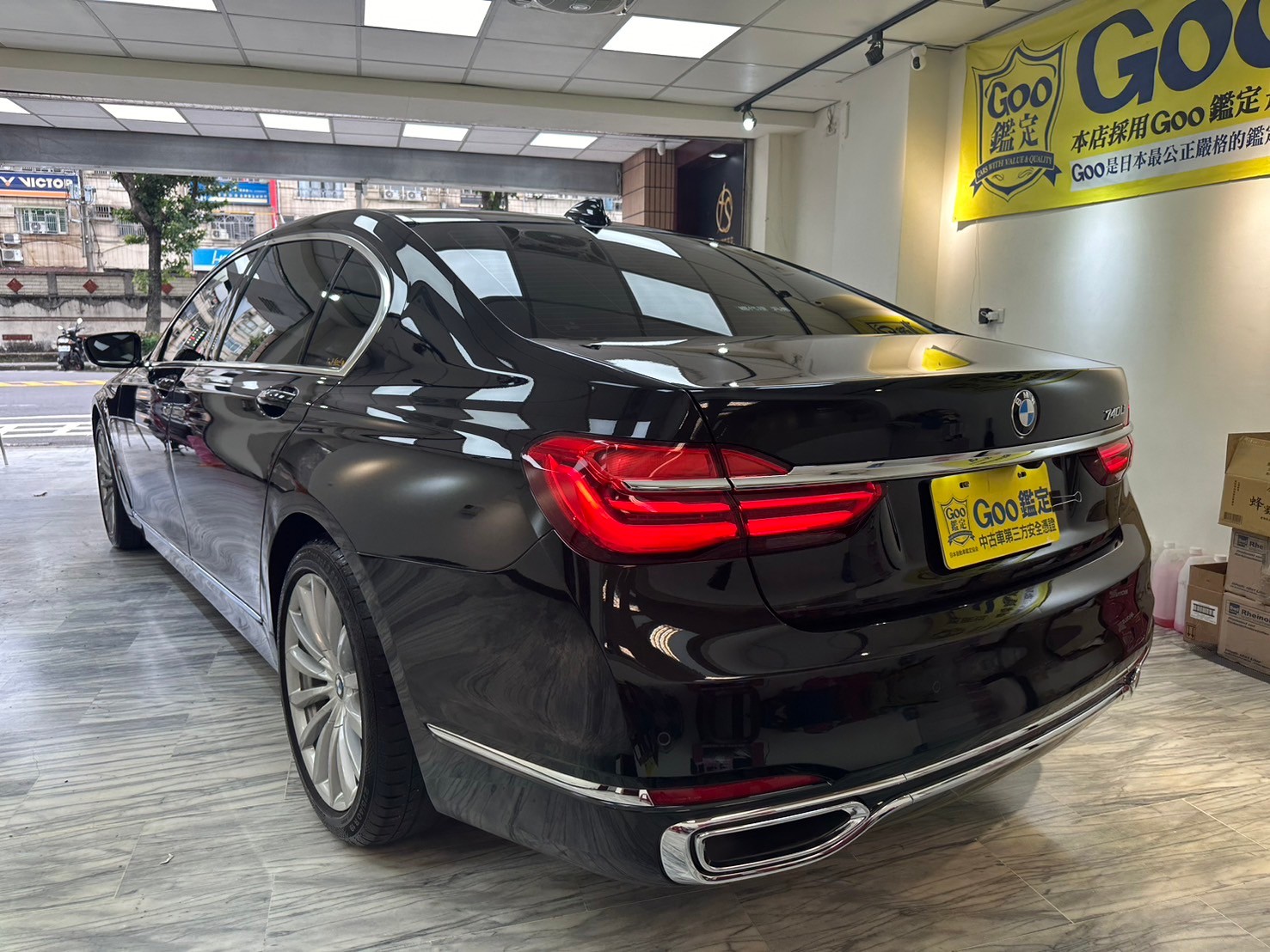 2016 BMW G12 740Li Luxury 全景天窗+按摩椅  第9張相片