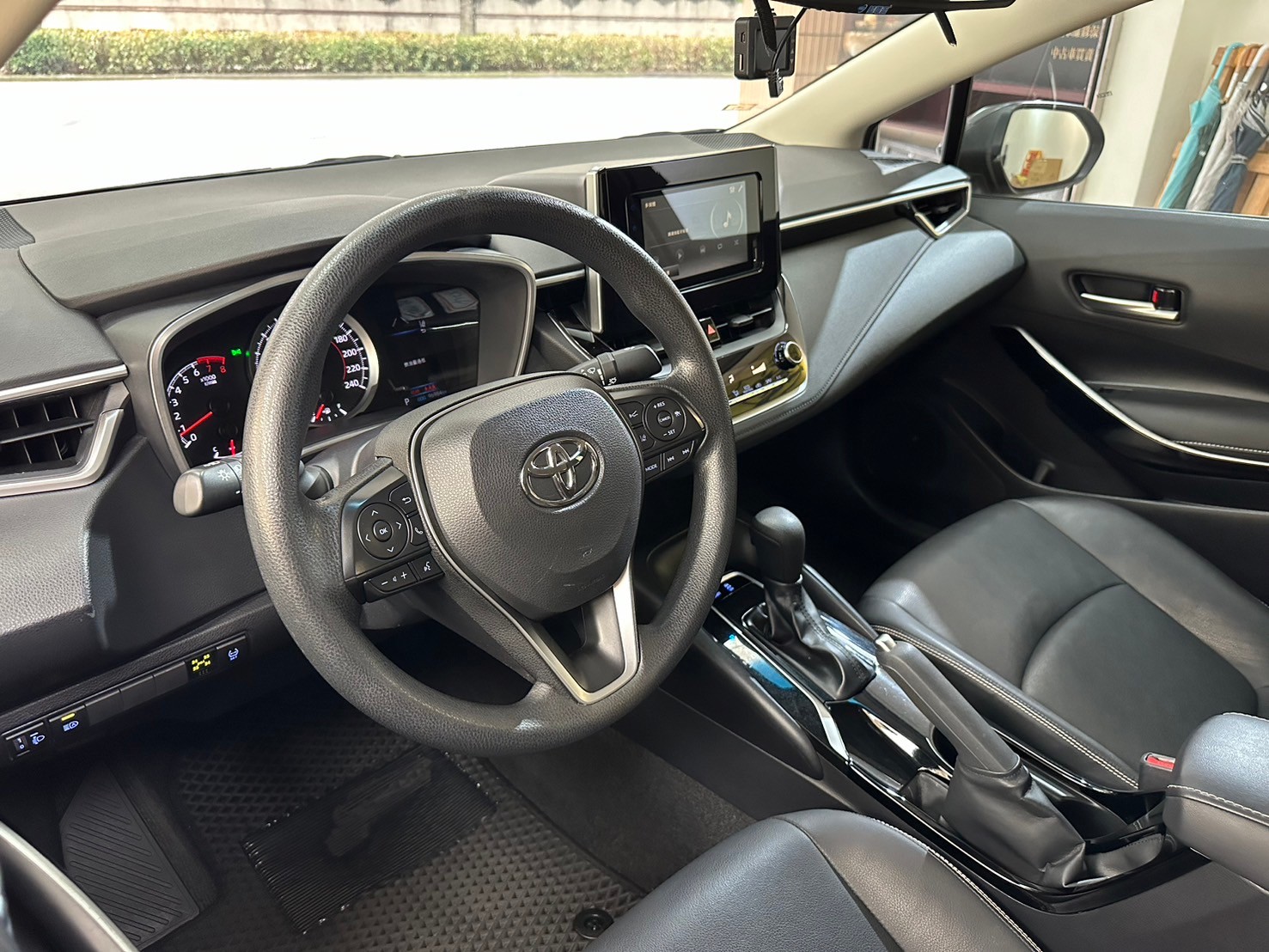 2019 Toyota Corolla Altis 1.8豪華 有跟車  第6張相片