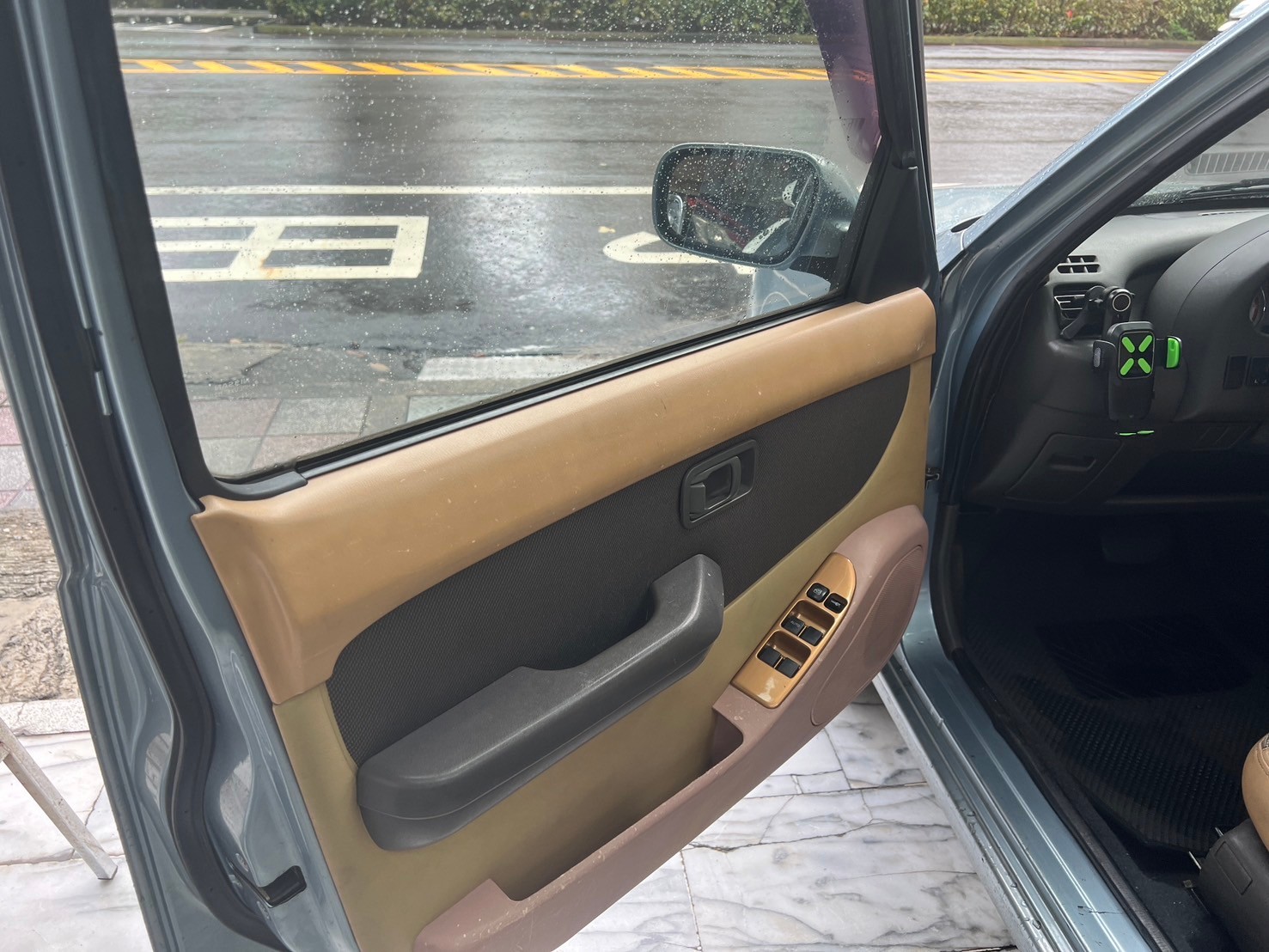march 小車馬曲來了 內外如新 四條胎剛換🔥  第2張相片