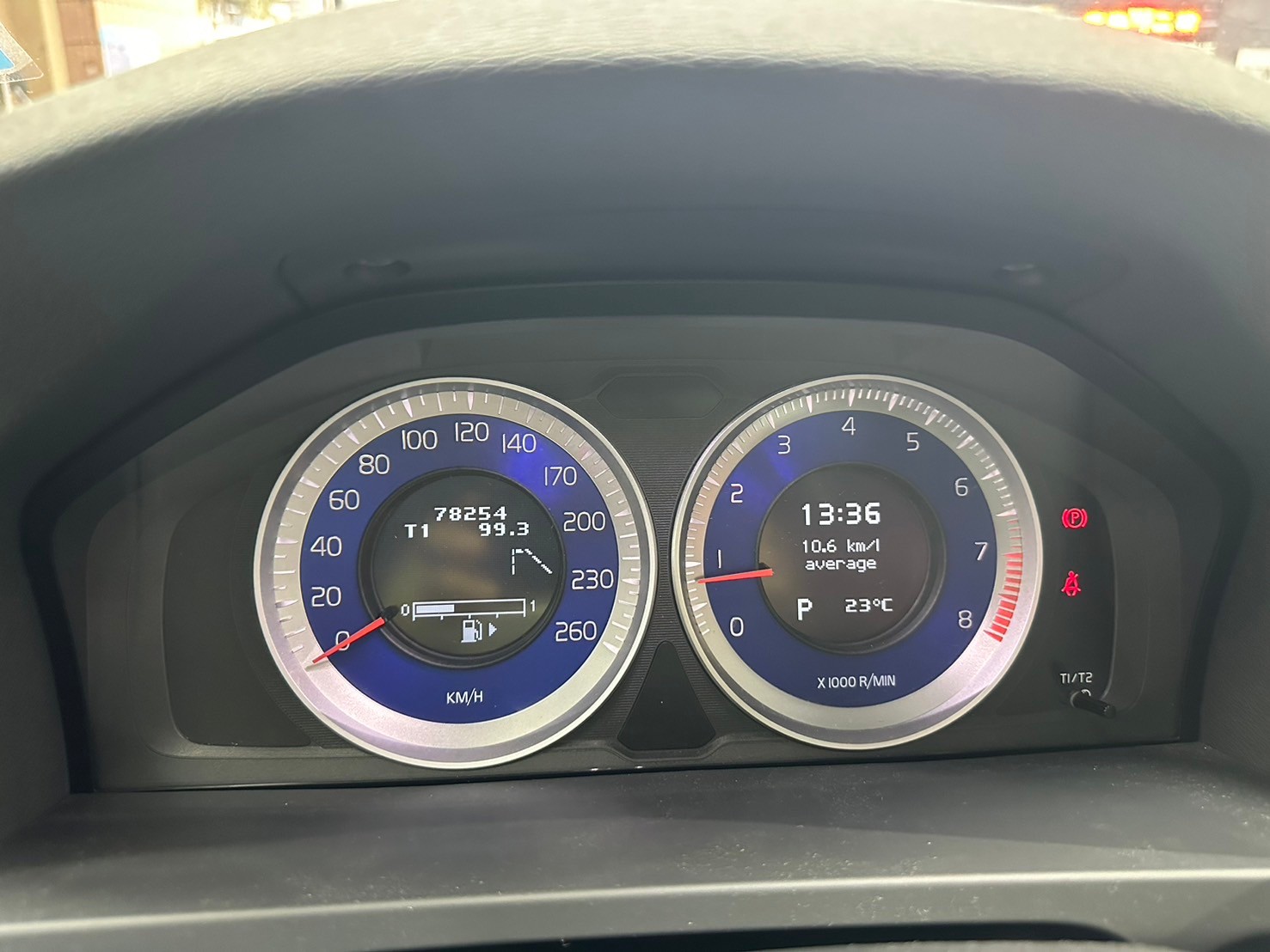 2012式 Volvo V60 最頂級 T5 R-Design  第5張相片