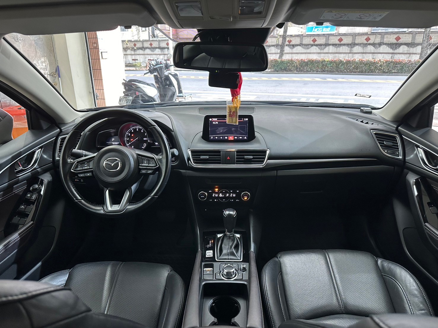 2019式Mazda3 5D五門魂動馬三 旗艦尊榮安全版  第2張相片