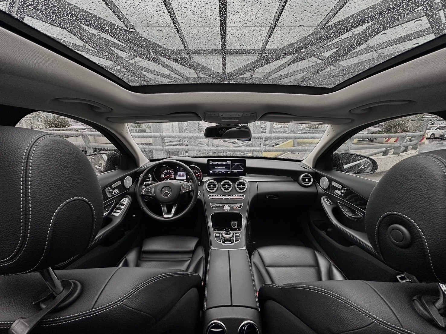 2017 W205 C300 基本滿 柏林之音 carplay   第2張相片