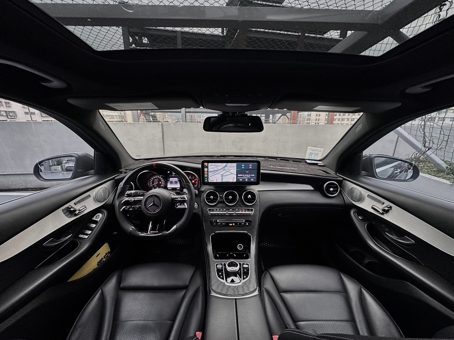 正2019 GLC300 基本滿 柏林之音 安卓機 全景天窗  第3張相片