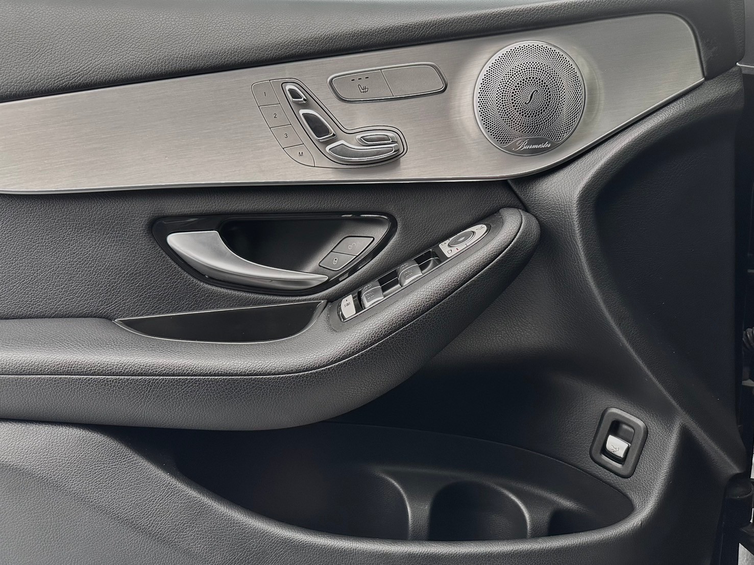 正2019 GLC300 基本滿 柏林之音 安卓機 全景天窗  第7張相片