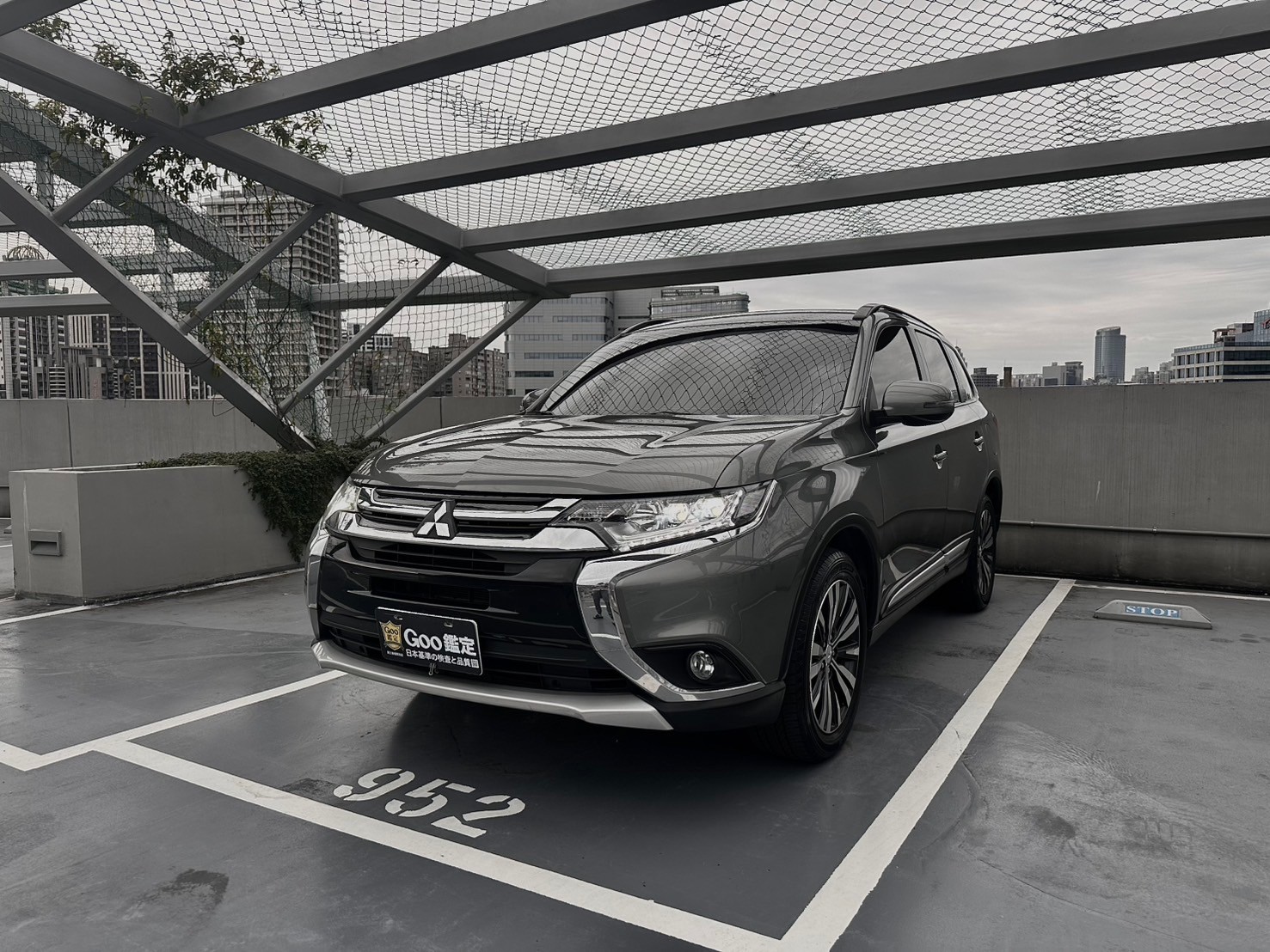 2022式 outlander 奧蘭德 最頂級尊貴型 正七人座  第1張相片