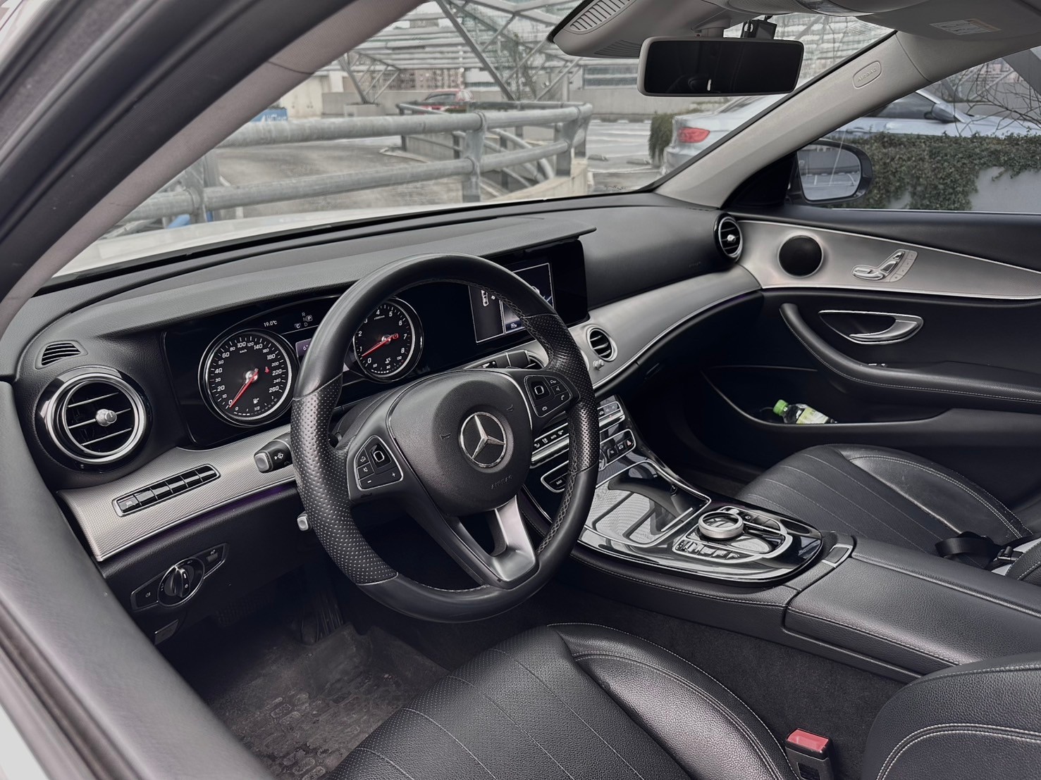 2018 Benz W213 E200 Avantgarde 免百萬豪車  第3張相片