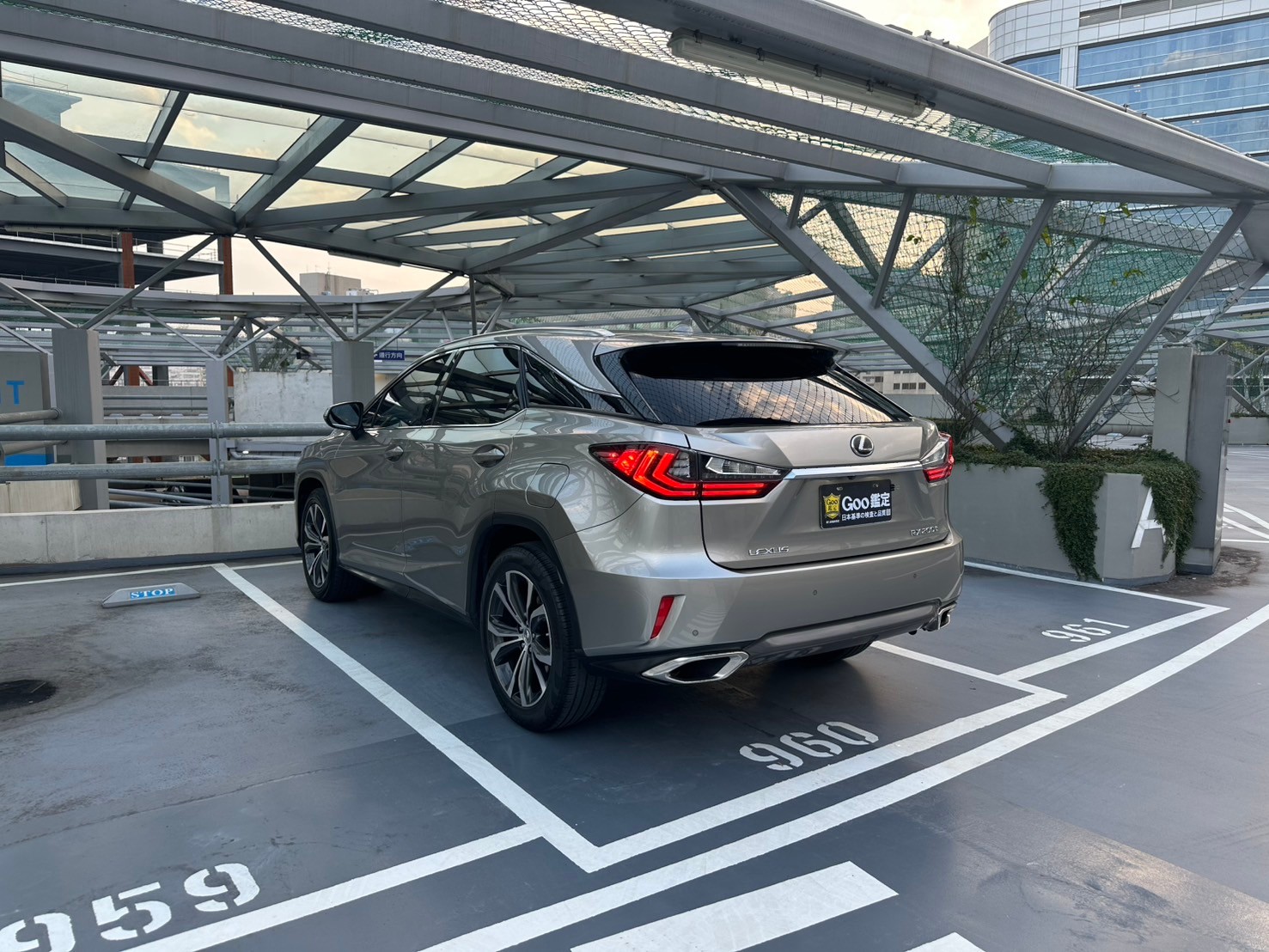 2016式 Lexus RX200t 旗艦版 全新價格超便宜🔥  第8張相片