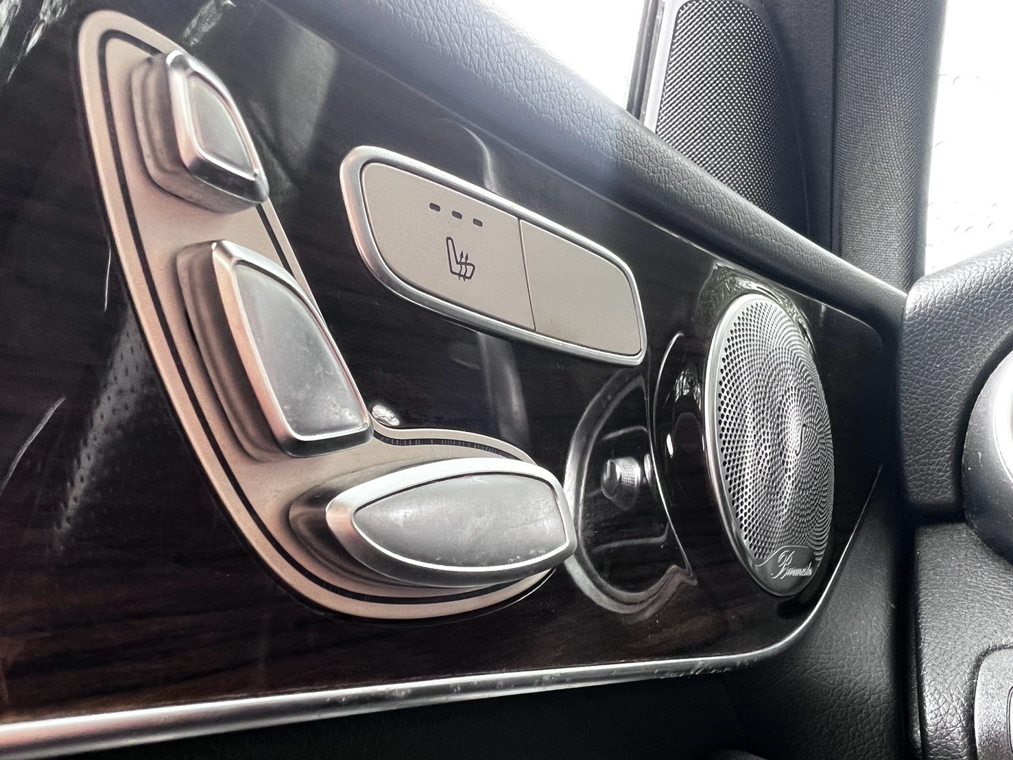 2019 GLC300 AMG 4MATIC 三月購車超值優惠價🔥  第3張相片