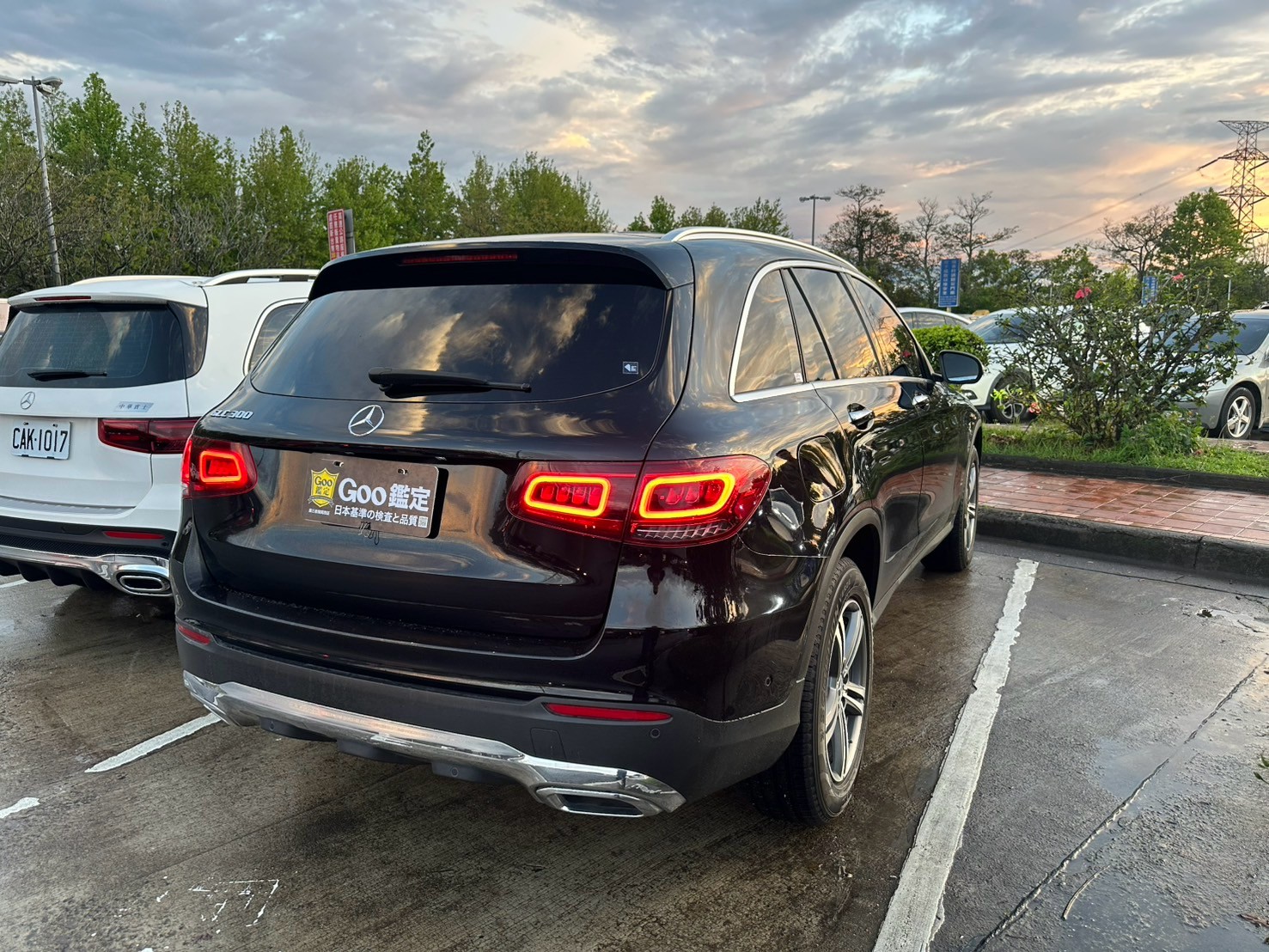 2020 GLC300 改款後數位儀表 大優惠!市場最便宜  第9張相片