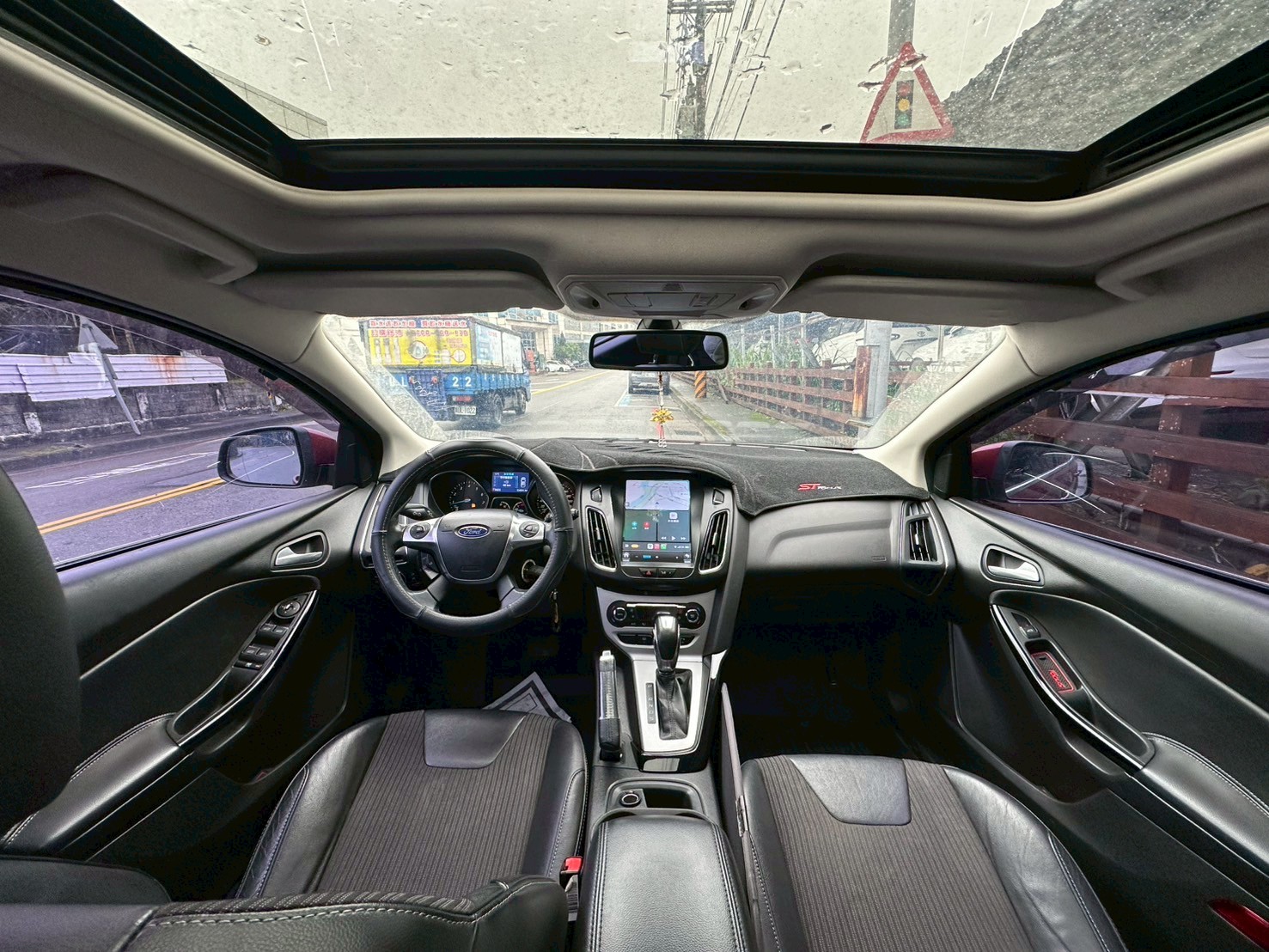 2014 focus MK3 有天窗版本 代步車不只是代步!  第2張相片