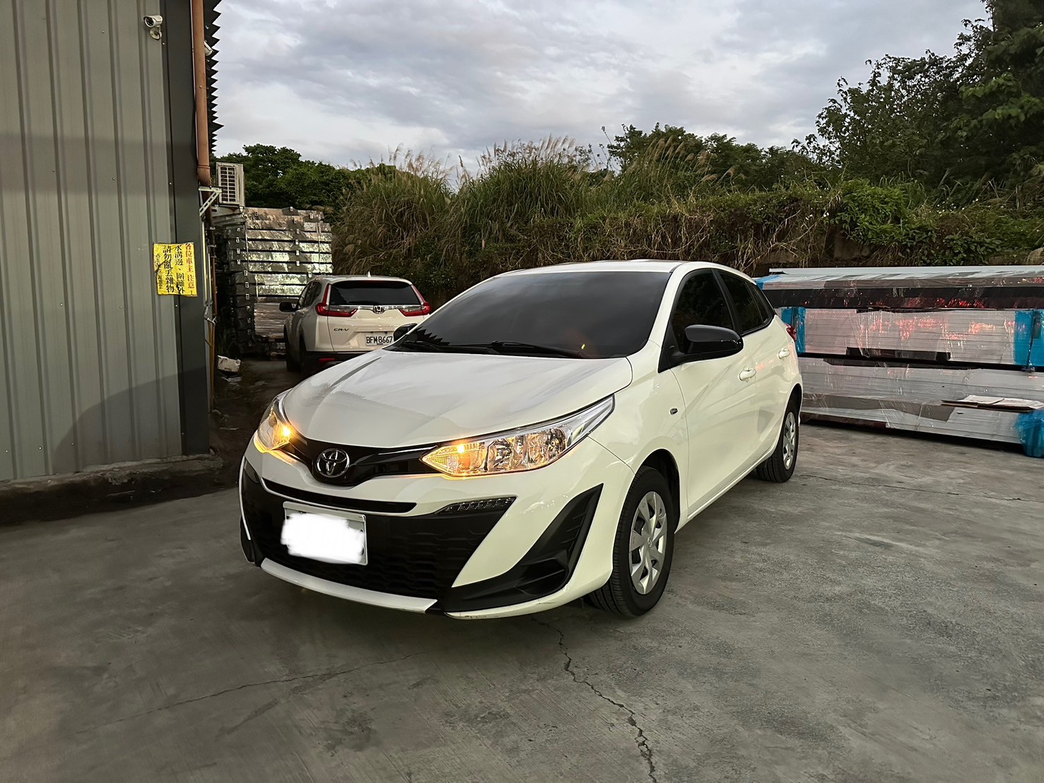 2022 toyota yaris 大鴨 有安卓機 掀背小車🔥  第1張相片