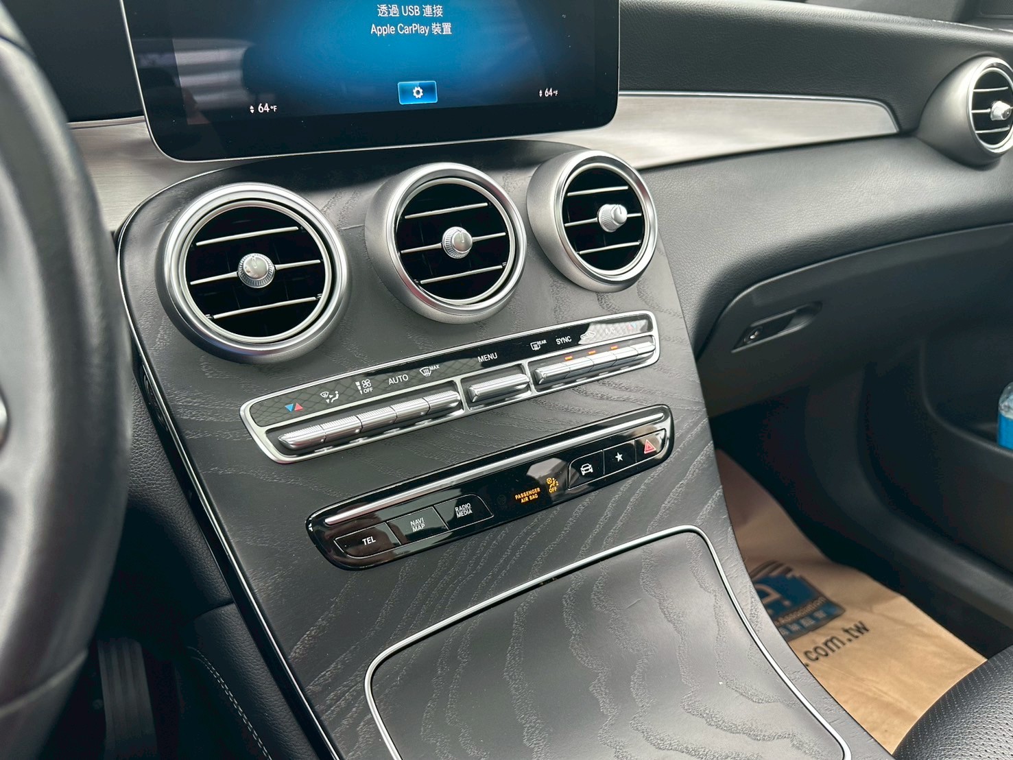 2019 GLC300 小改款樣式 質感黑岑木 高貴不貴  第5張相片