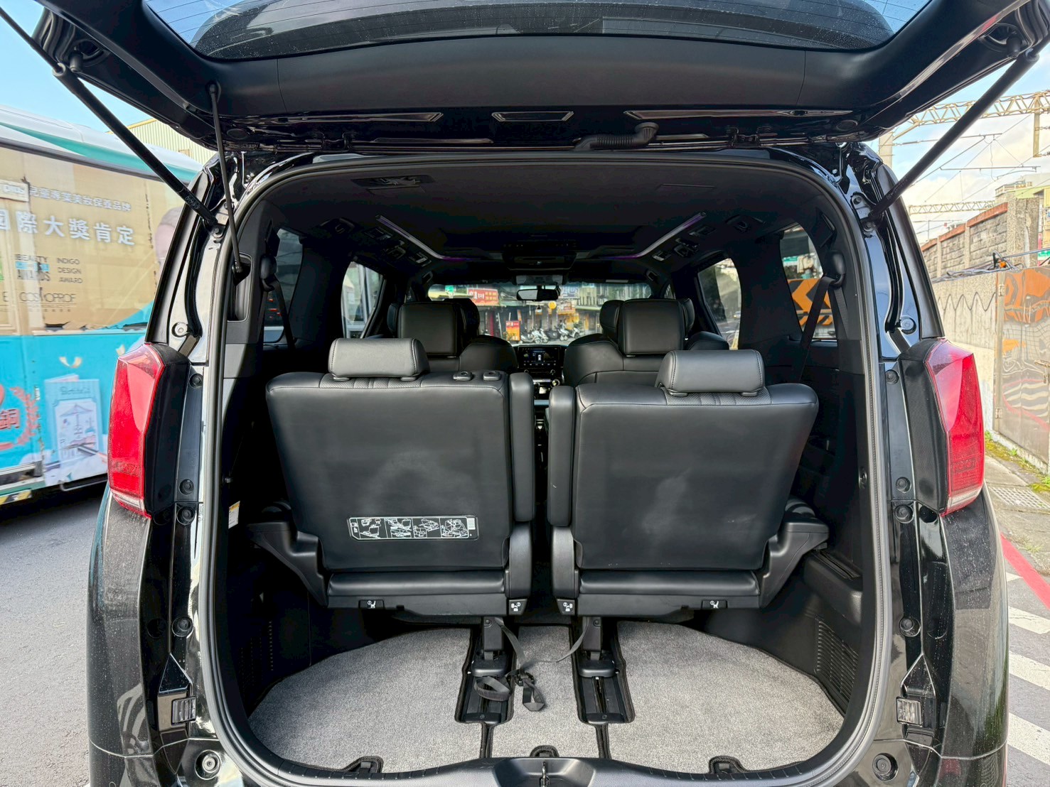 2018 阿法 alphard 3.5 跑少+新價格 閃亮登場🔥  第2張相片