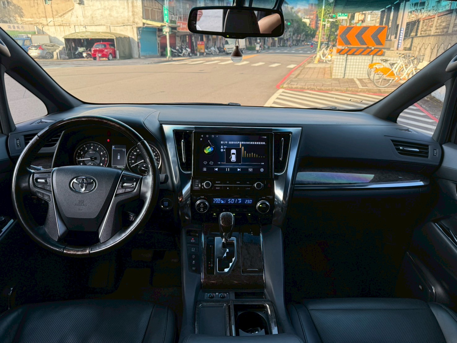 2018 阿法 alphard 3.5 跑少+新價格 閃亮登場🔥  第4張相片