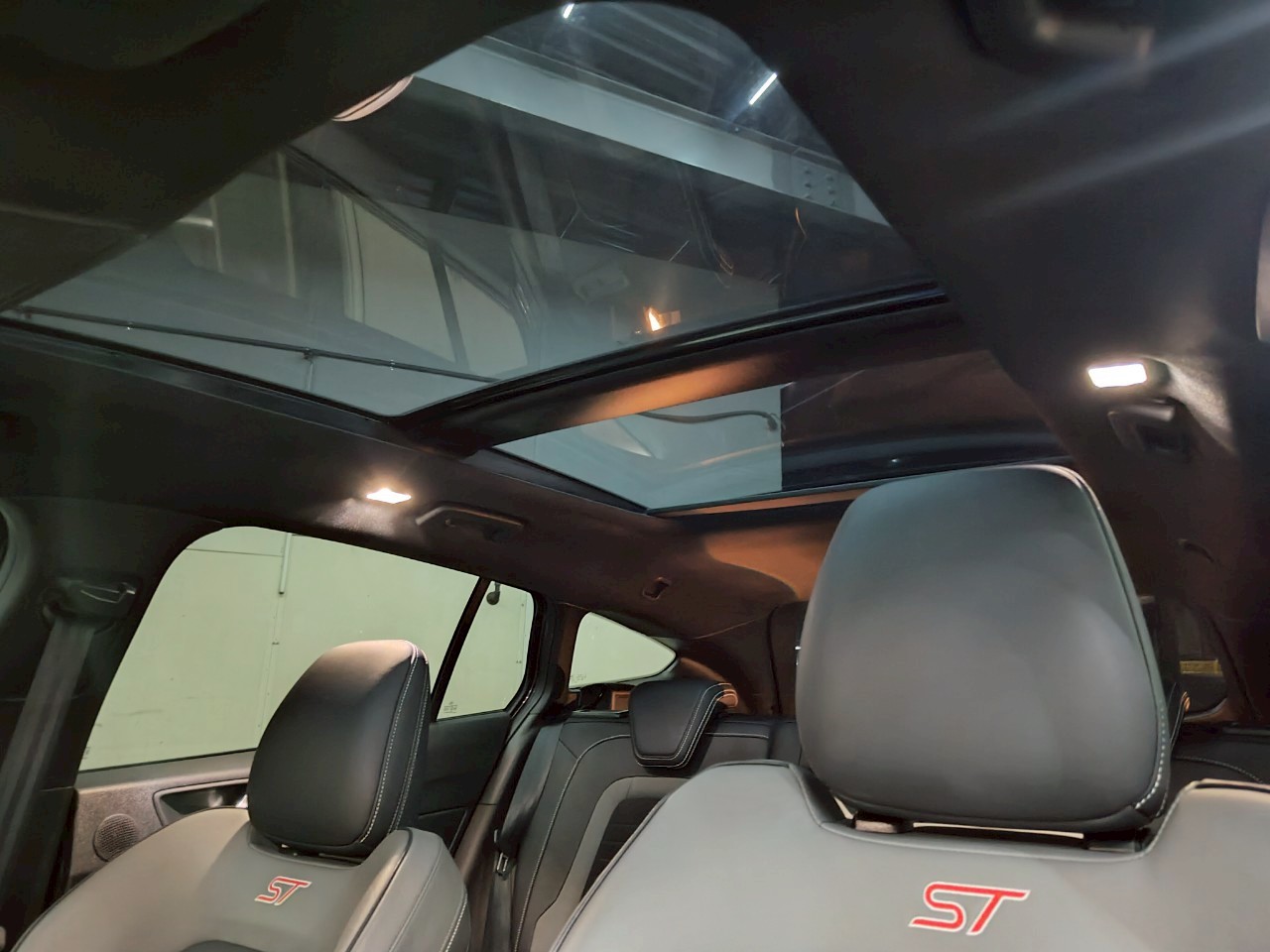 2021式 focus ST wagon 2.3 進口旅行車 新價格  第6張相片