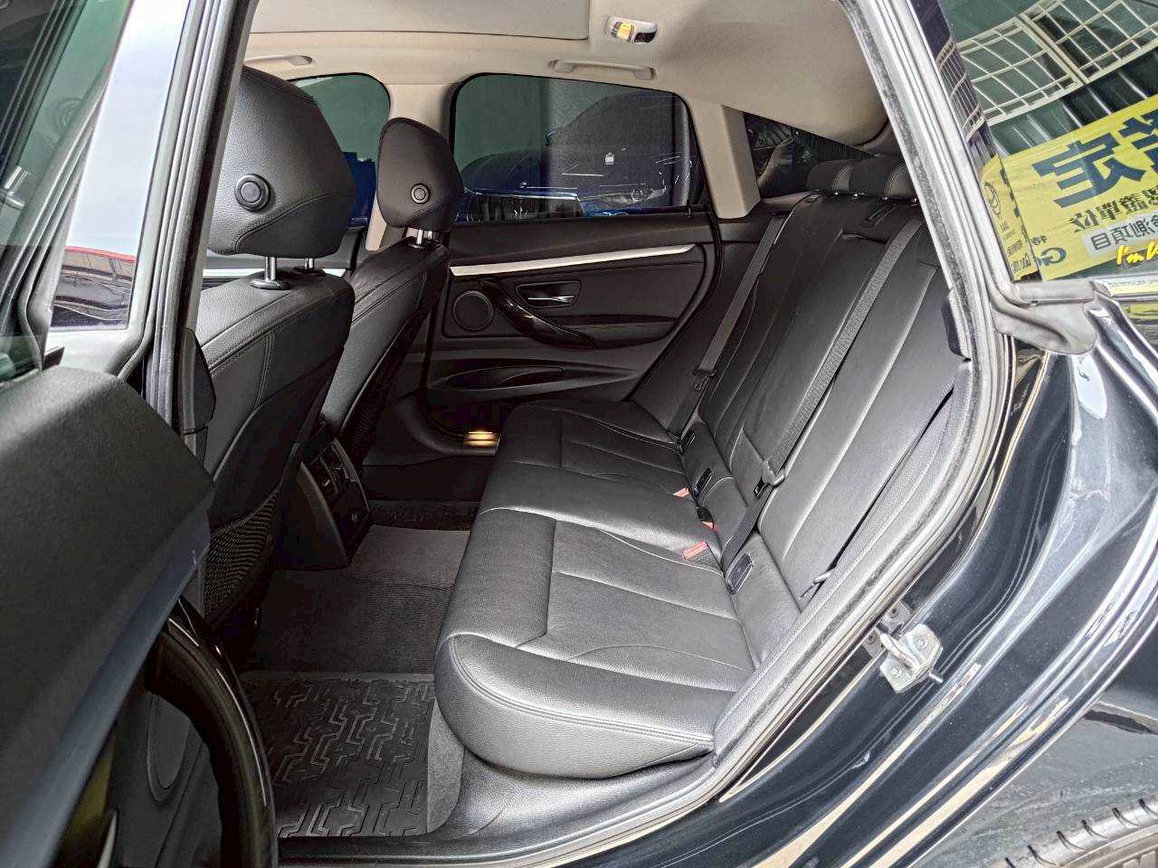 2015 BMW 320i GT F34 斜背跑旅 帥氣登場🔥  第3張相片