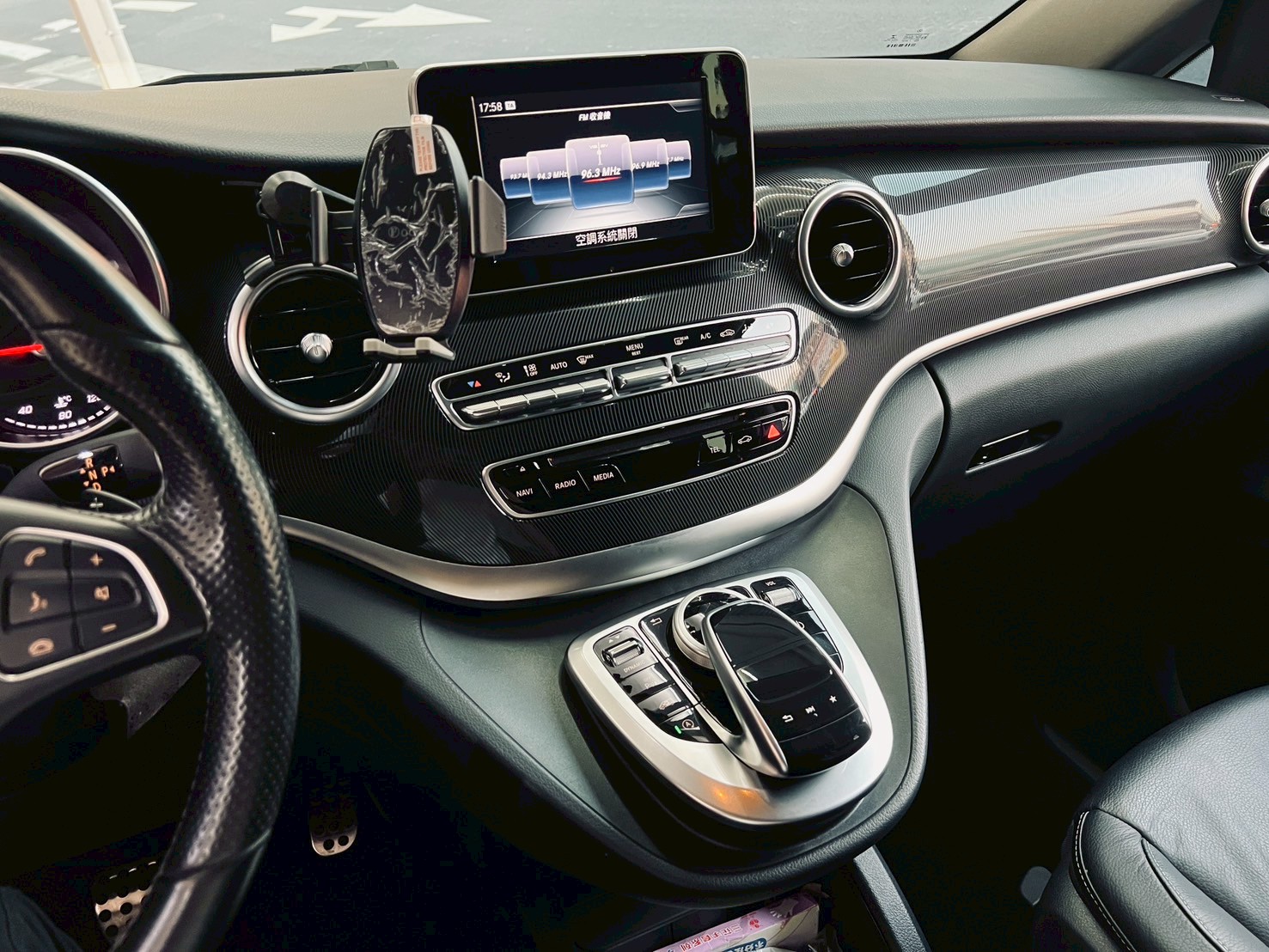 2017 賓士 V250D 超低里程 360環景+雙電滑門!  第5張相片