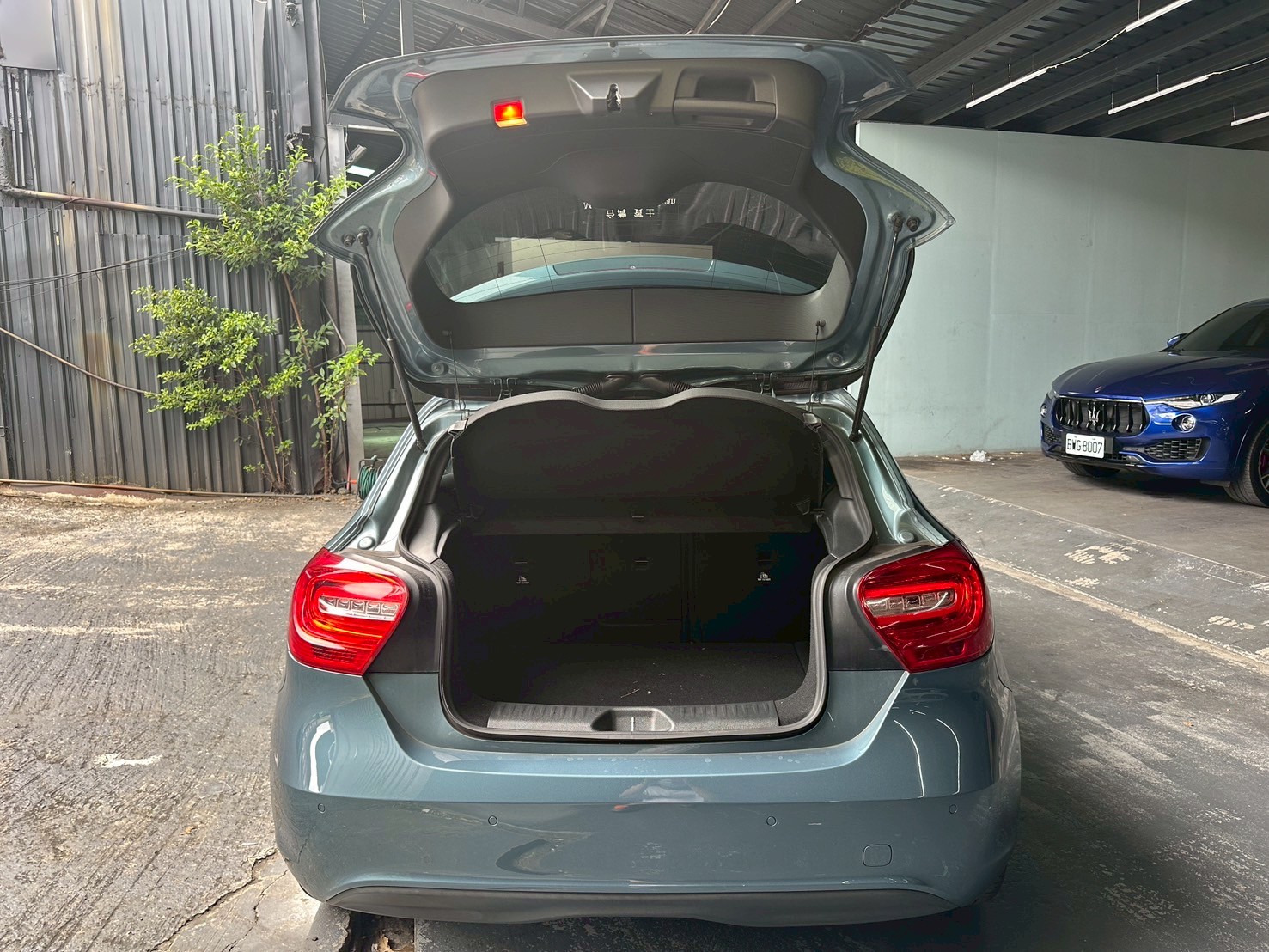 2014 BENZ W176 A180 售價只要39.8萬  第2張相片