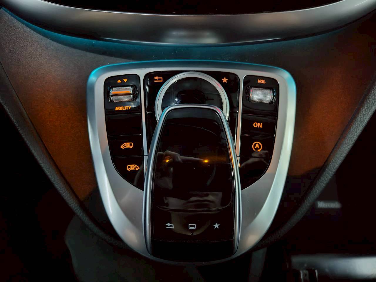 2015 賓士 v250d 七人座 僅跑6萬 改360座椅🔥  第8張相片