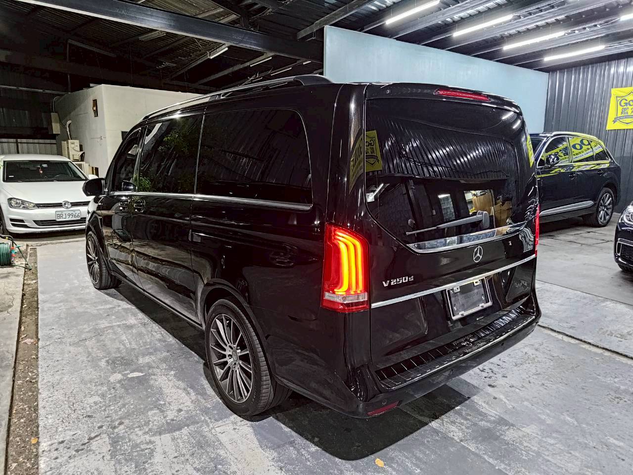 2015 賓士 v250d 七人座 僅跑6萬 改360座椅🔥  第9張相片