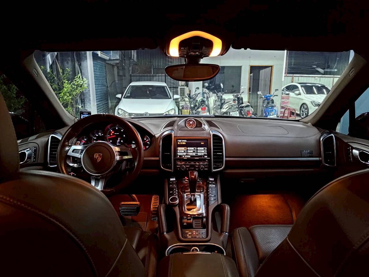 2014 保時捷 cayenne 凱燕 白金柴油版🔥  第2張相片