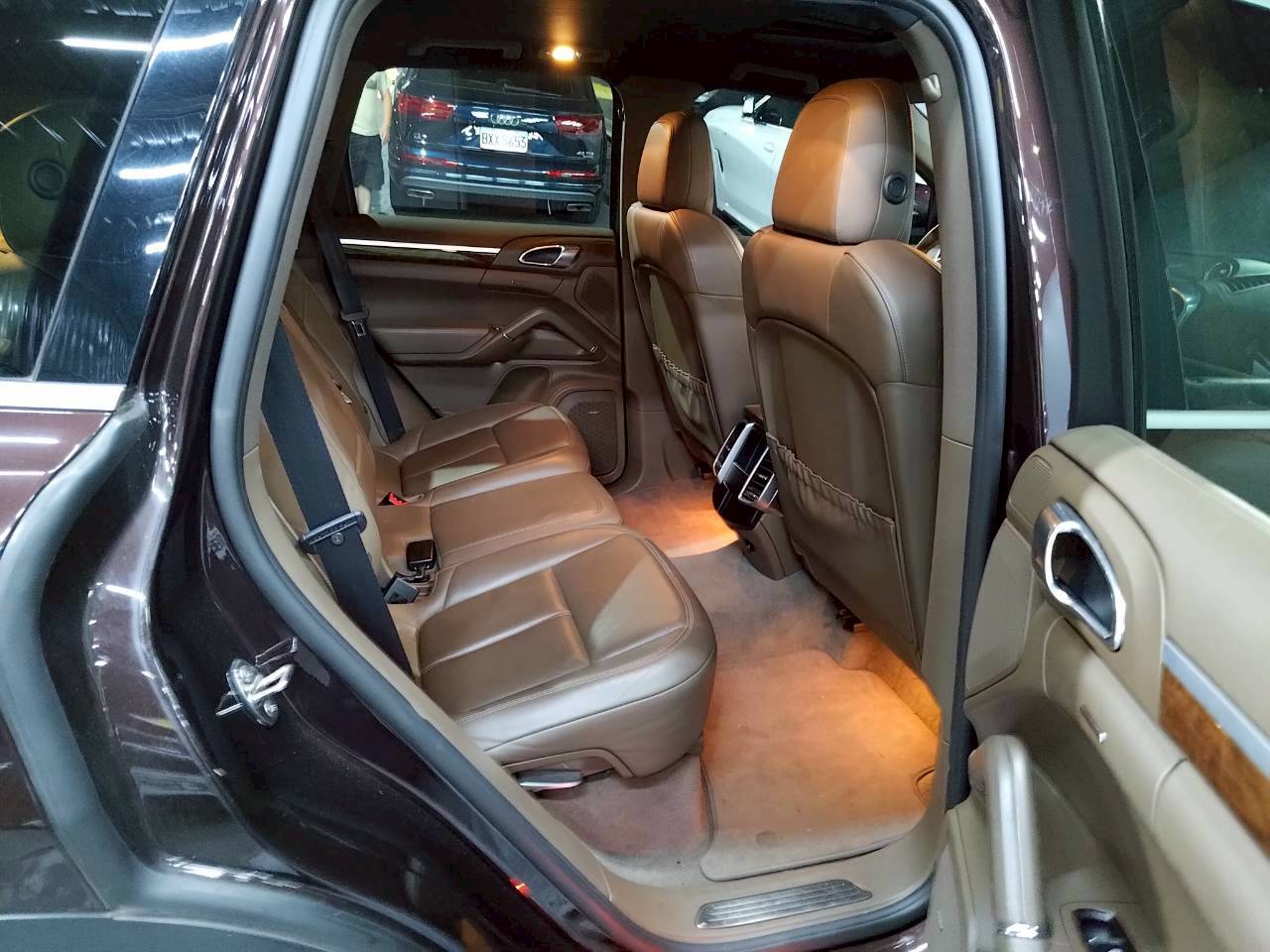 2014 保時捷 cayenne 凱燕 白金柴油版🔥  第3張相片