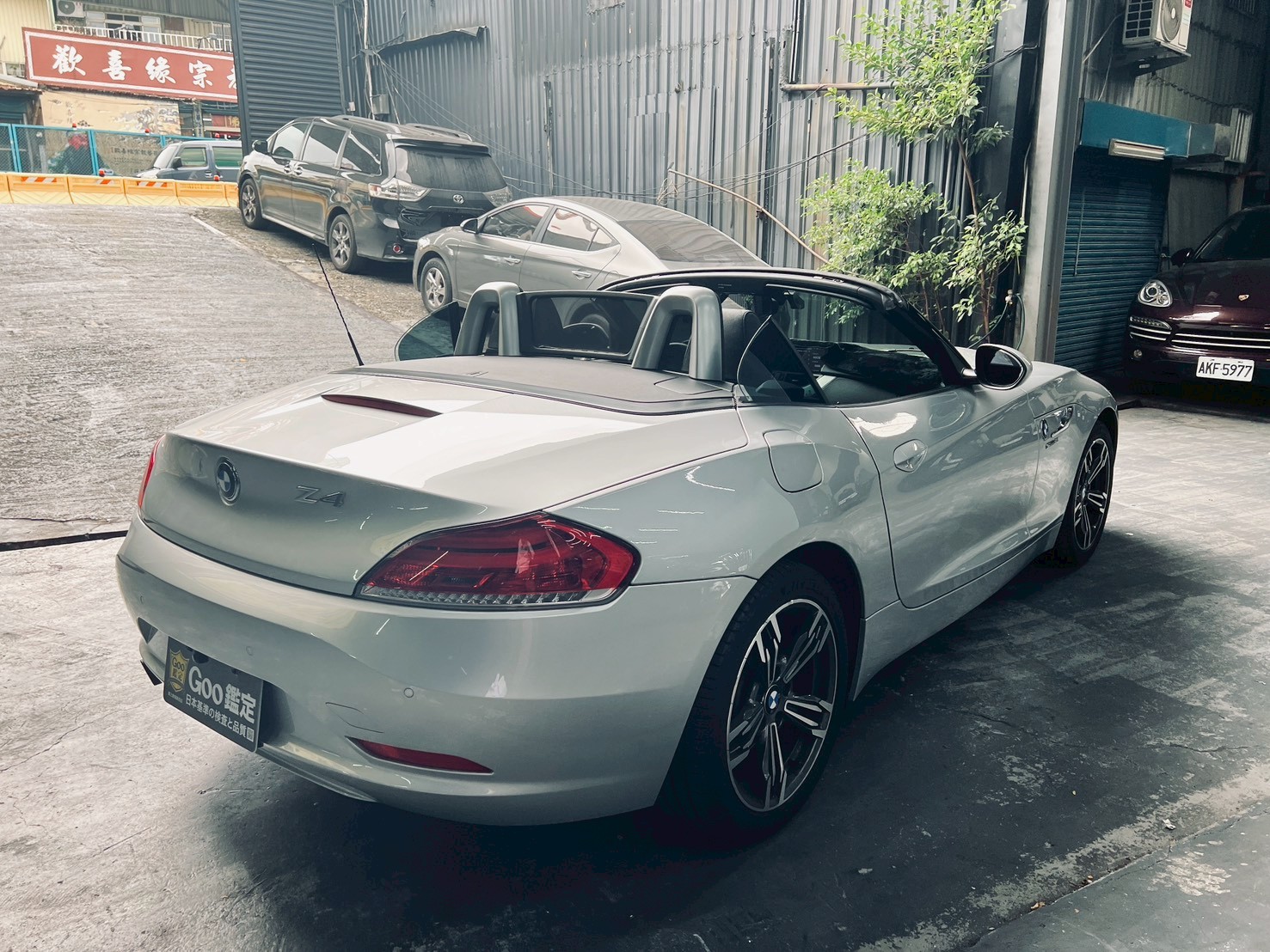 2012 BMW Z4 20i 硬頂敞篷 僅跑6萬 M版鋁圈  第2張相片