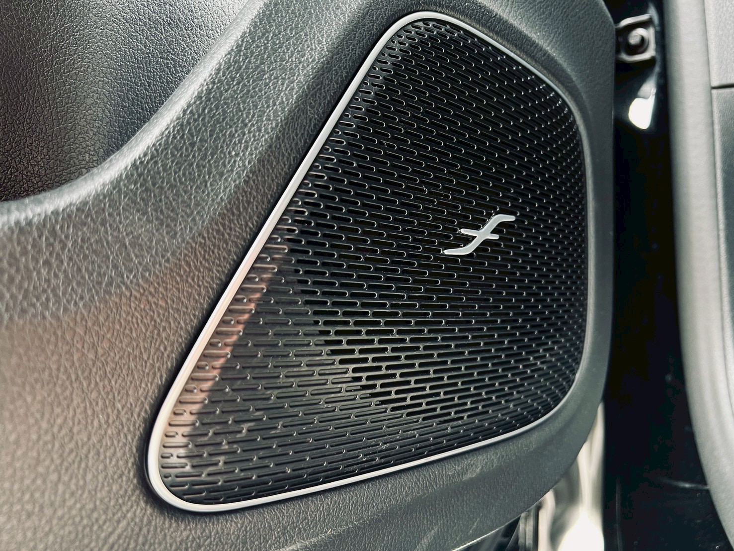 2019 賓士 A250 AMG 五門 全景天窗 柏林之音🔥  第8張相片