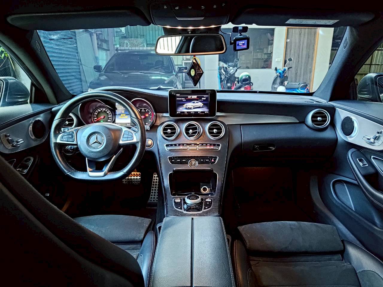 2018 賓士 C250 coupe AMG 雙門轎跑 環景\天窗  第2張相片