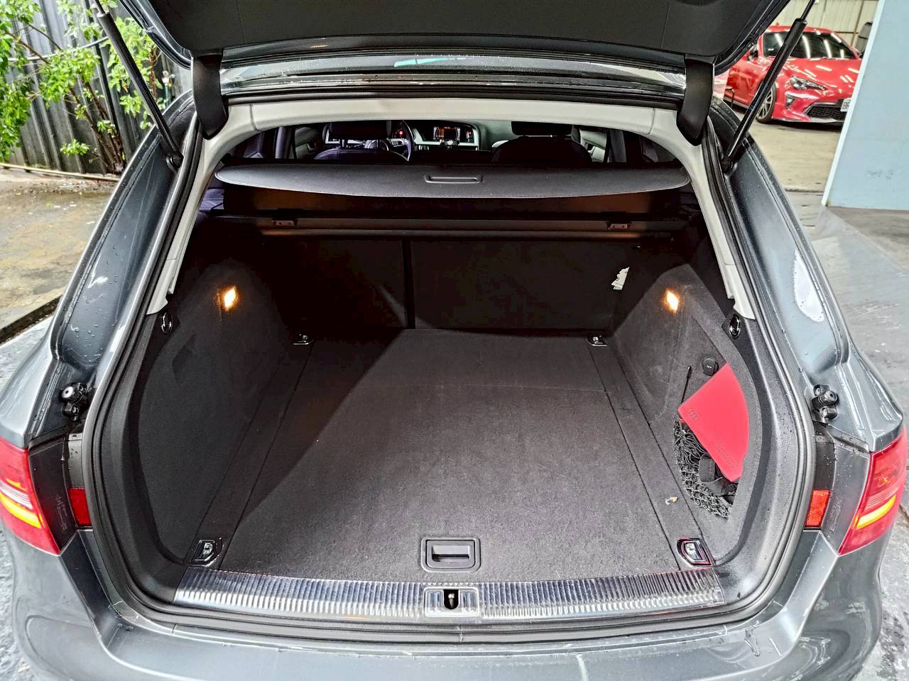 2015 奧迪 A4 avant 35tfsi 全景天窗旅行車🔥  第2張相片