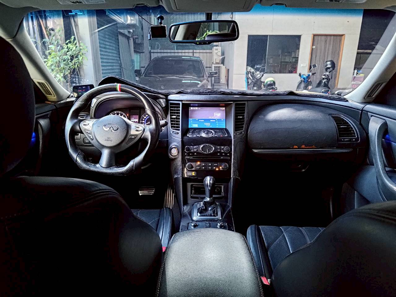 2011 infiniti FX35 經典大馬力輸出休旅車🔥  第4張相片